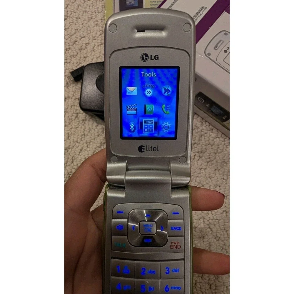 New in Box LG AX300 Green Very Rare - For Collectors  - Cell Phone